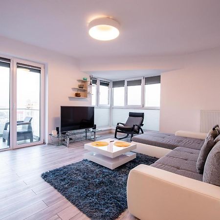 Luxury Westpark 2 Presidentialsuite With Lake View W4 Bukarest Eksteriør billede