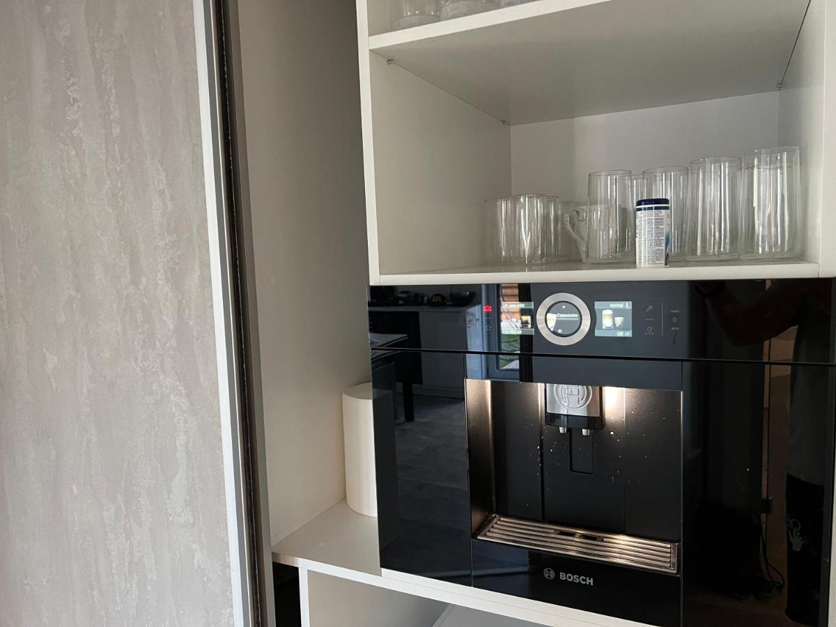 Luxury Westpark 2 Presidentialsuite With Lake View W4 Bukarest Eksteriør billede