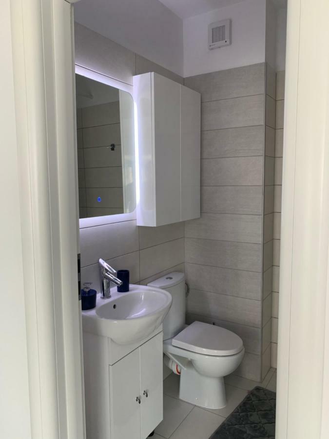 Luxury Westpark 2 Presidentialsuite With Lake View W4 Bukarest Eksteriør billede